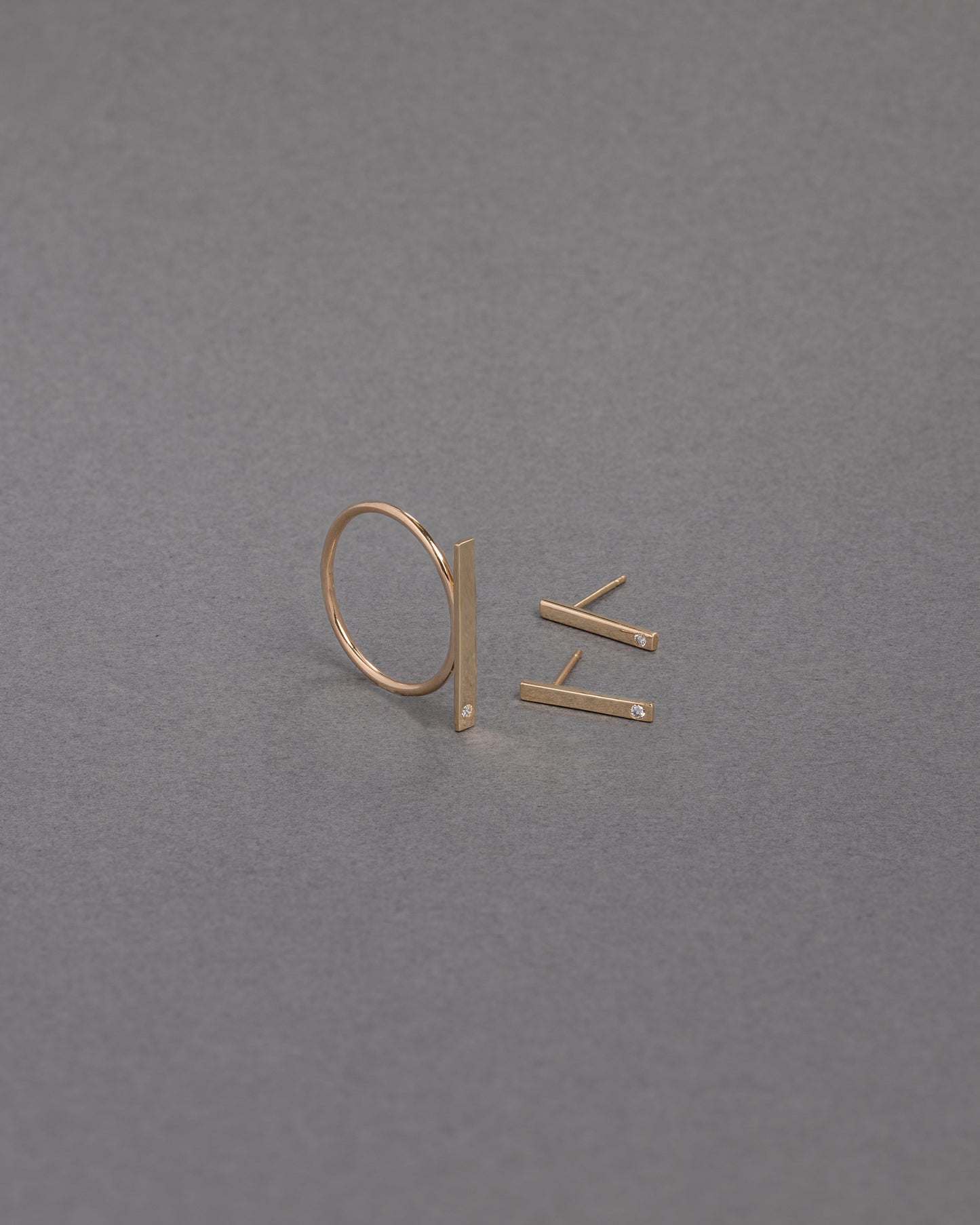 14k Tiny Diamond Bar Ring