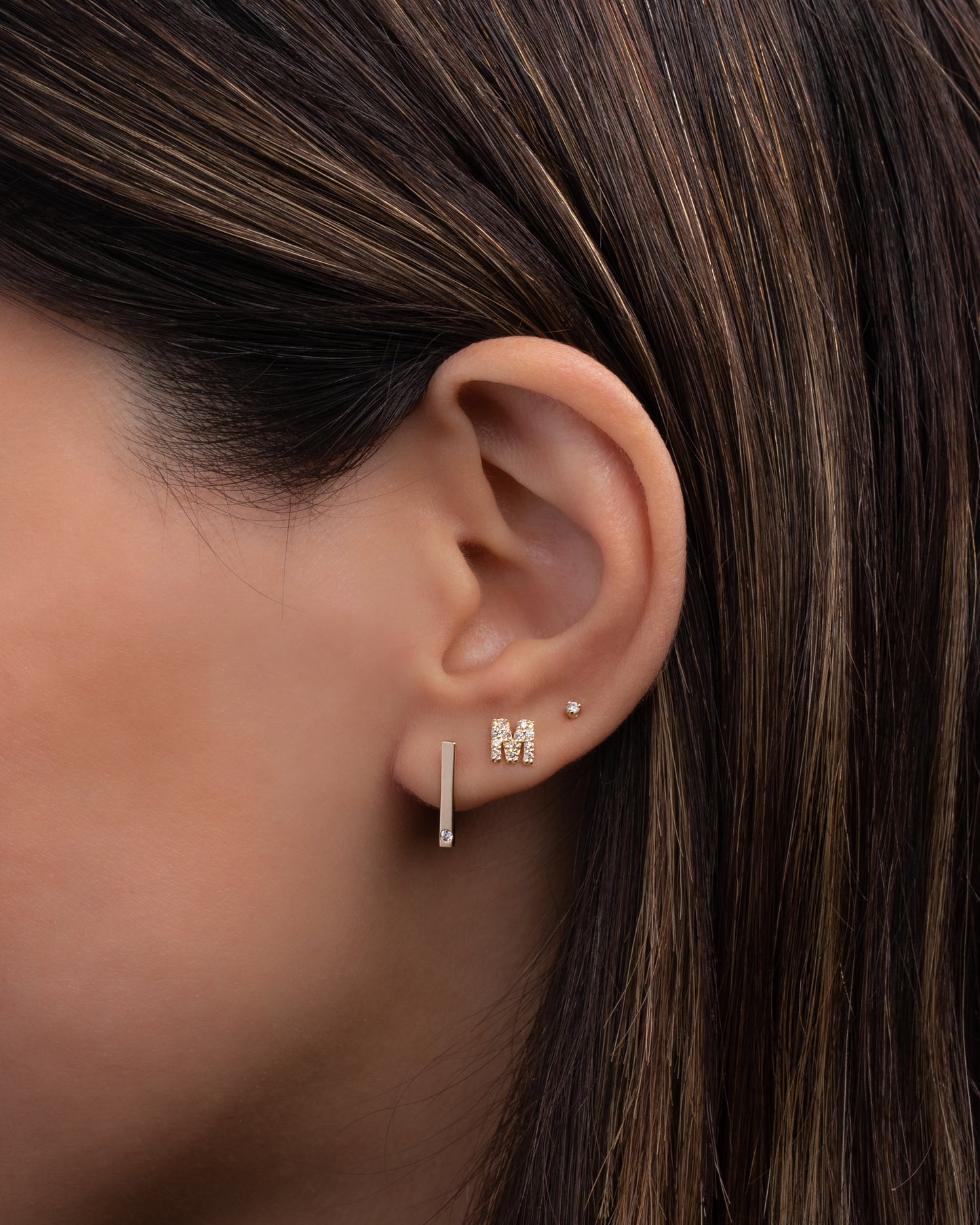 Bar with Small Diamonds Studs